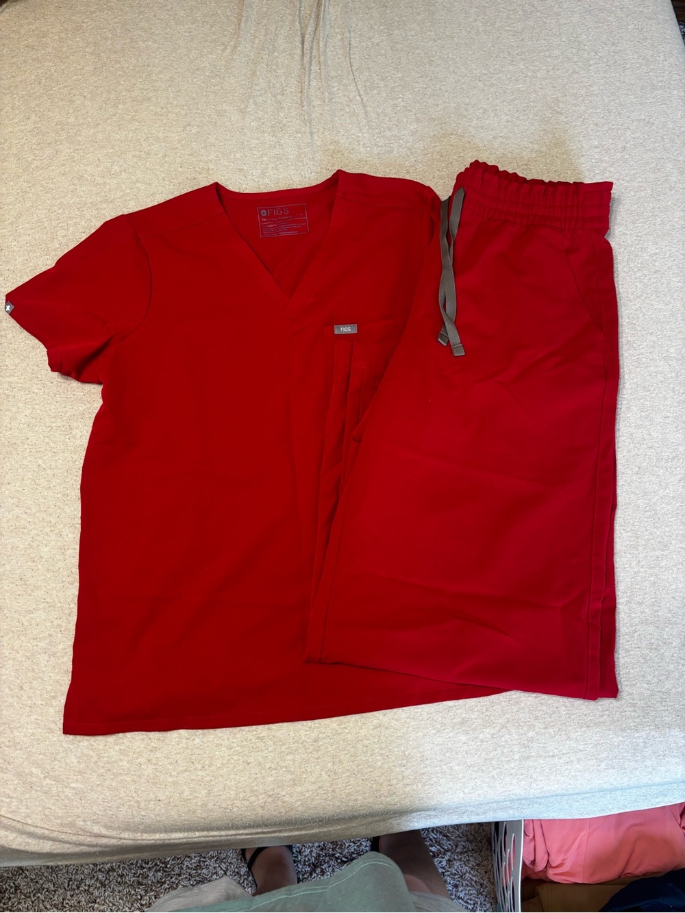 Figs Red Scrub Set- L Top L Bottom